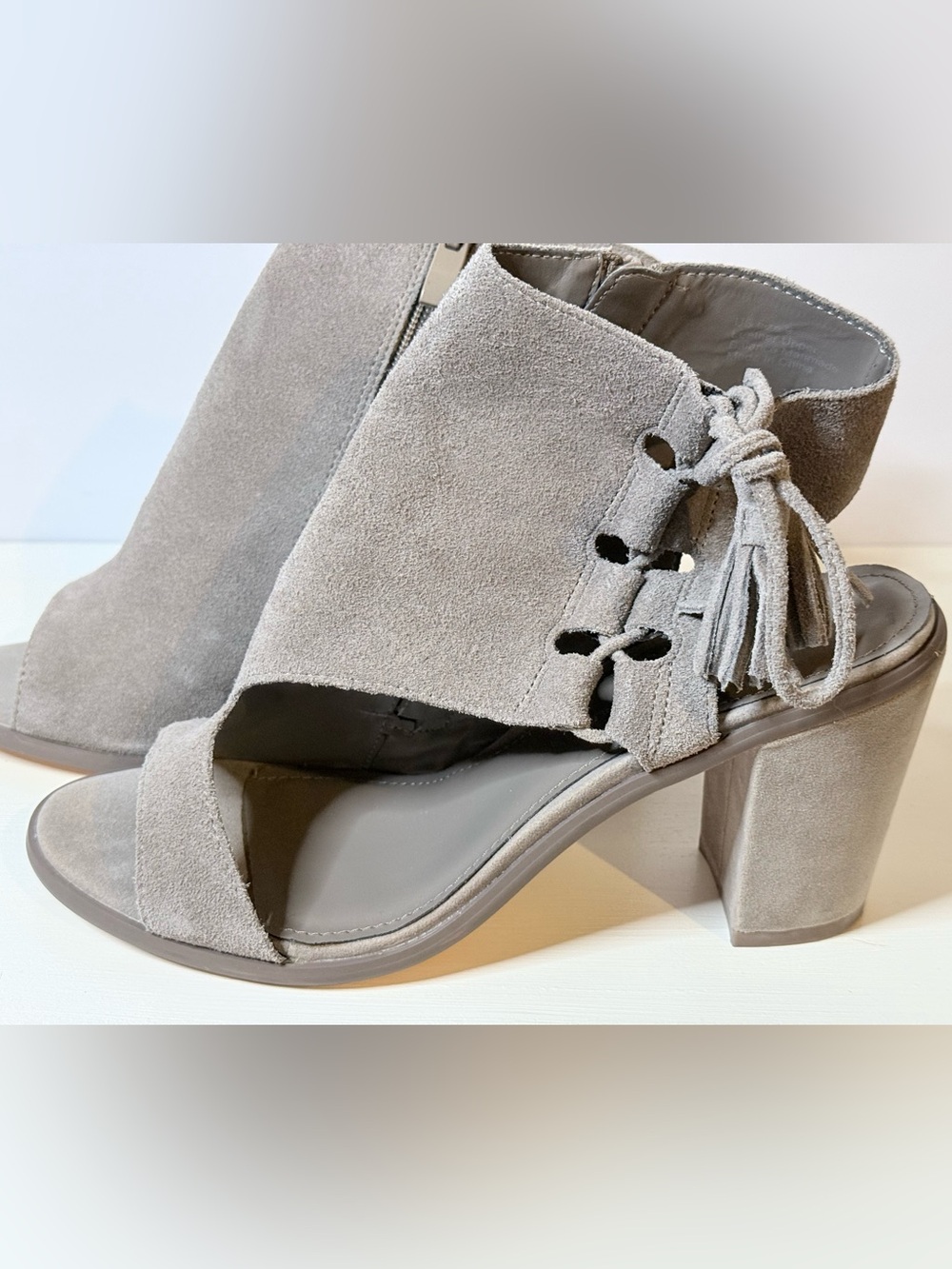 Very Volatile Grey Suede Tassel Block Heel Peep-toe Sandals Size 9